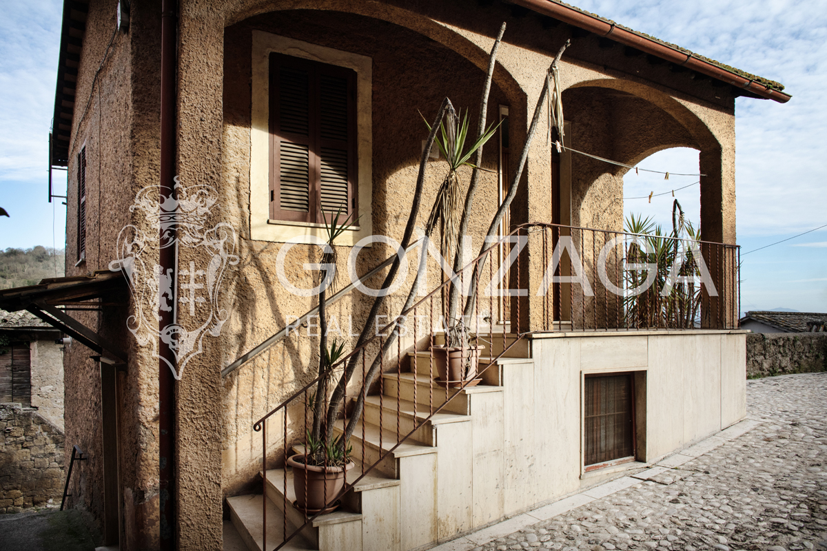 Villino nel borgo di Foglia, tra i più belli d’Italia