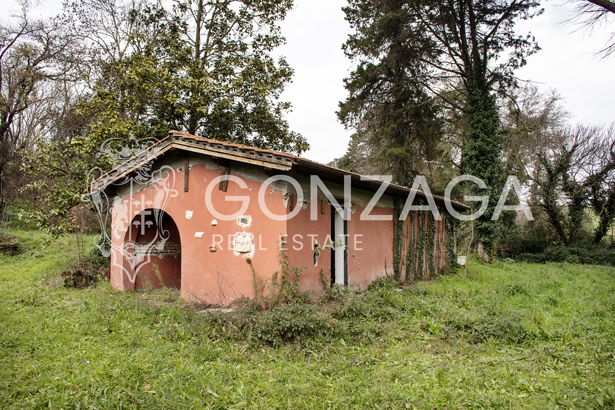Country estate with 17 hectares near Rome
