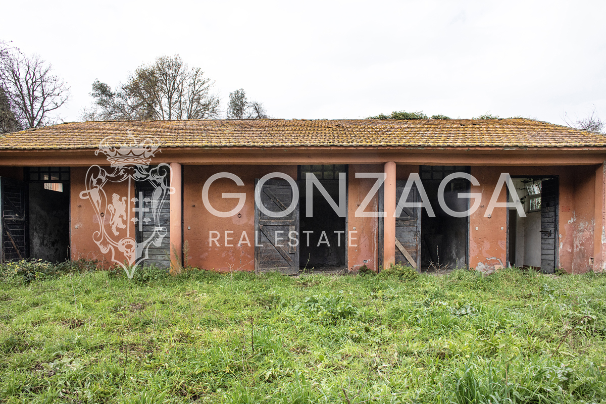 Country estate with 17 hectares near Rome