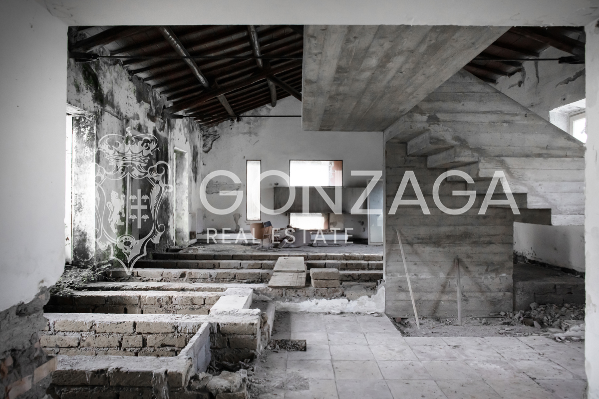 Country estate with 17 hectares near Rome