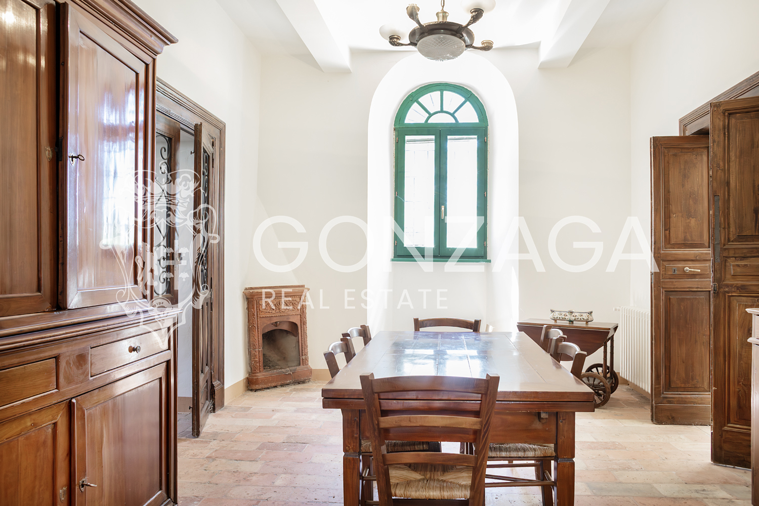 Restored and panoramic stone country house with two hectares of land near Amelia (TR)
