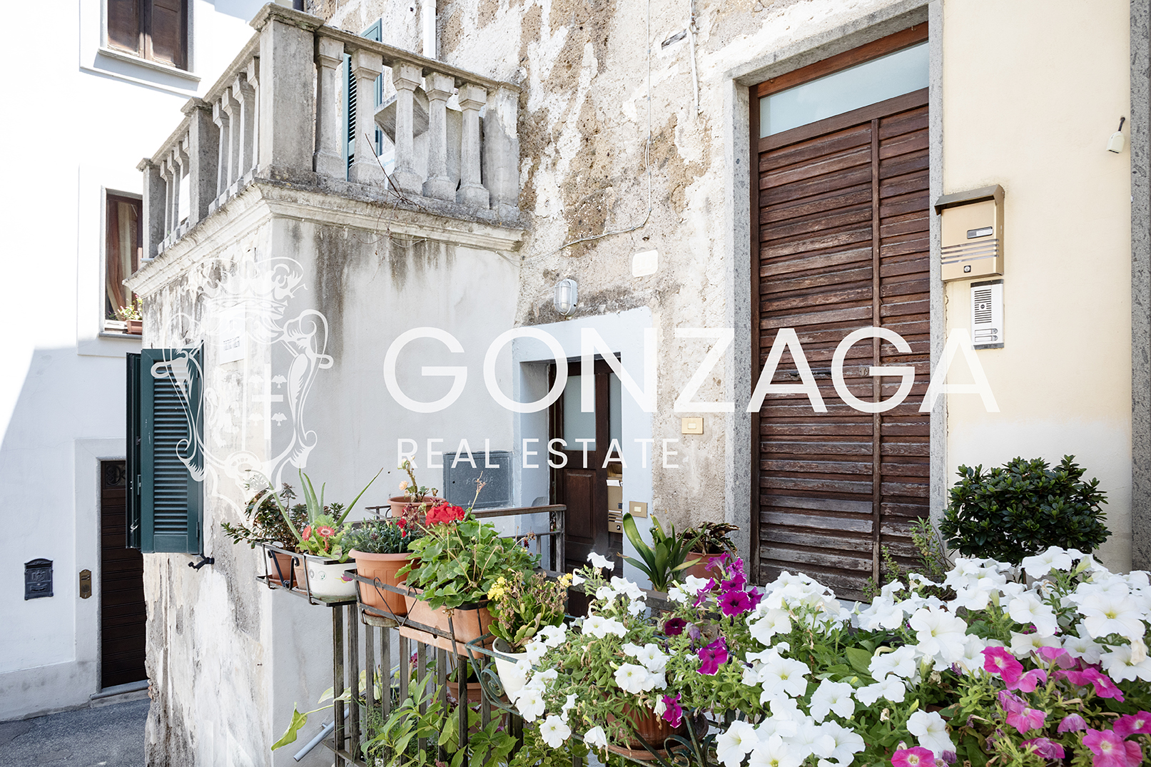 Two historic apartments in the heart of medieval Gallese