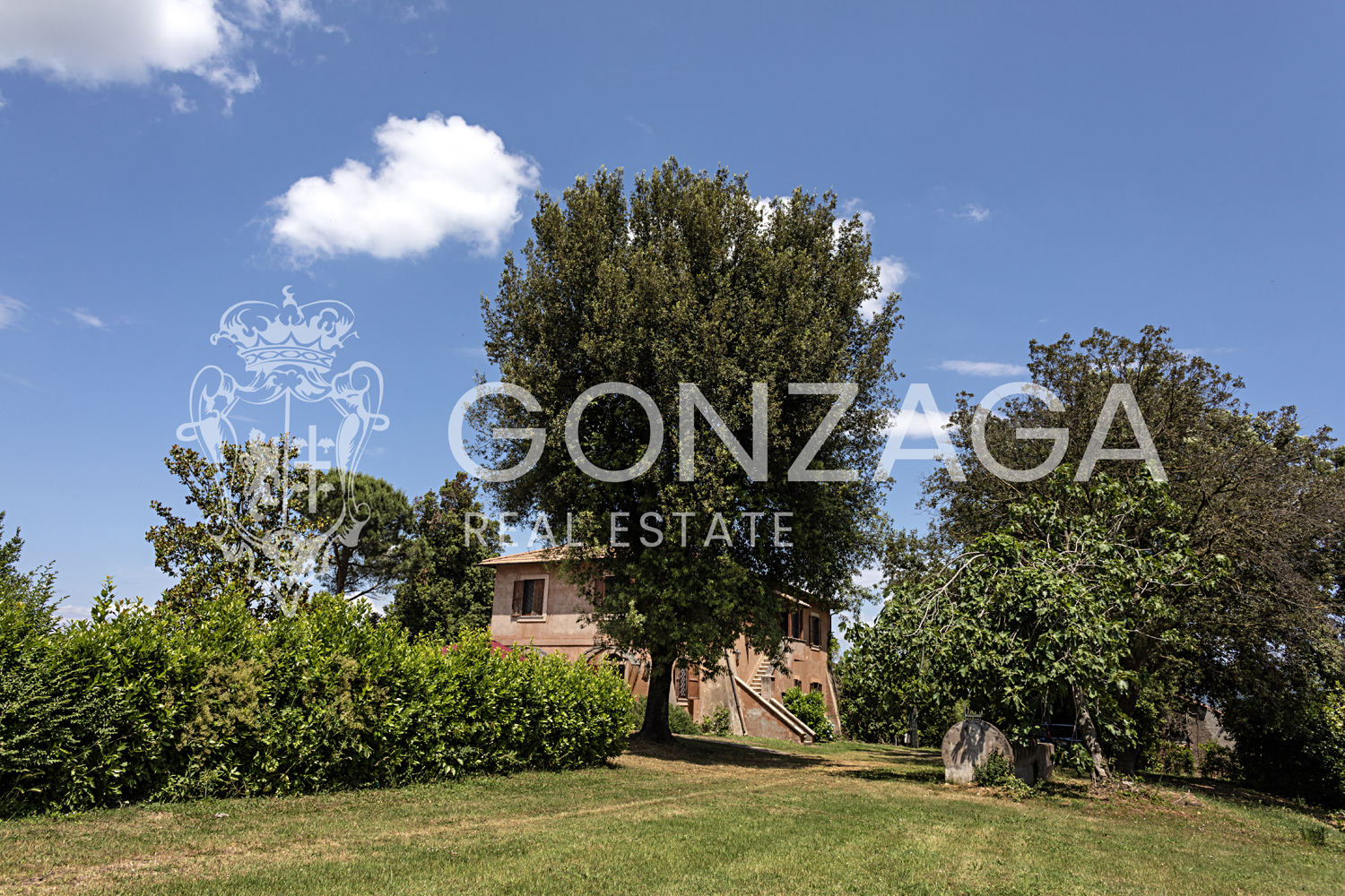 Charming country house for rent with private pool near Rome