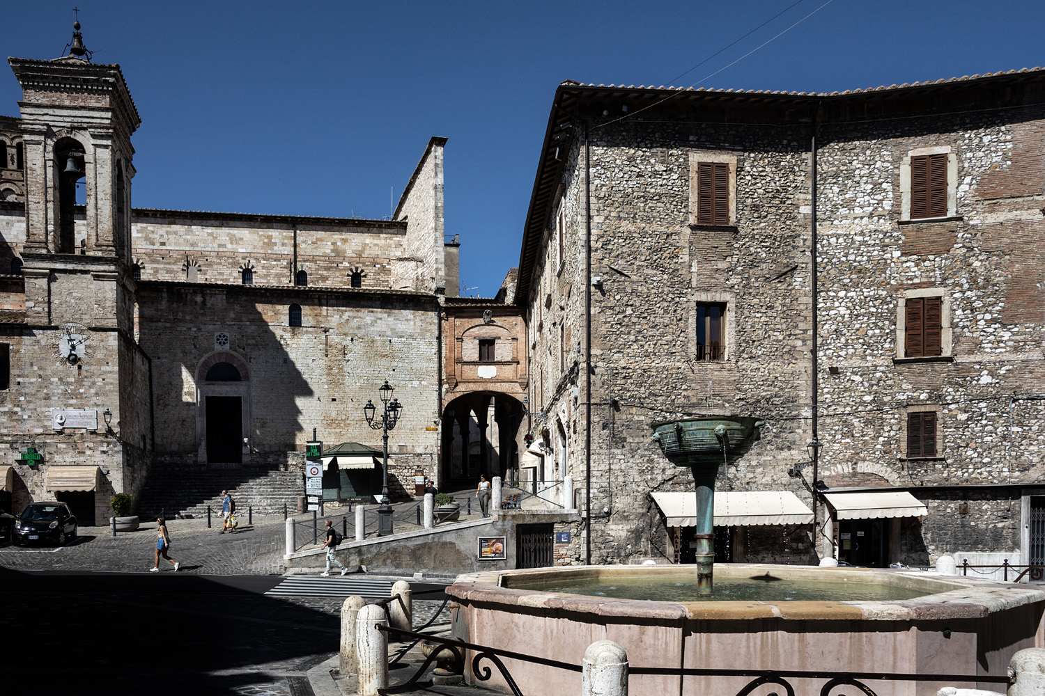 Narni: a medieval town between stone and nature