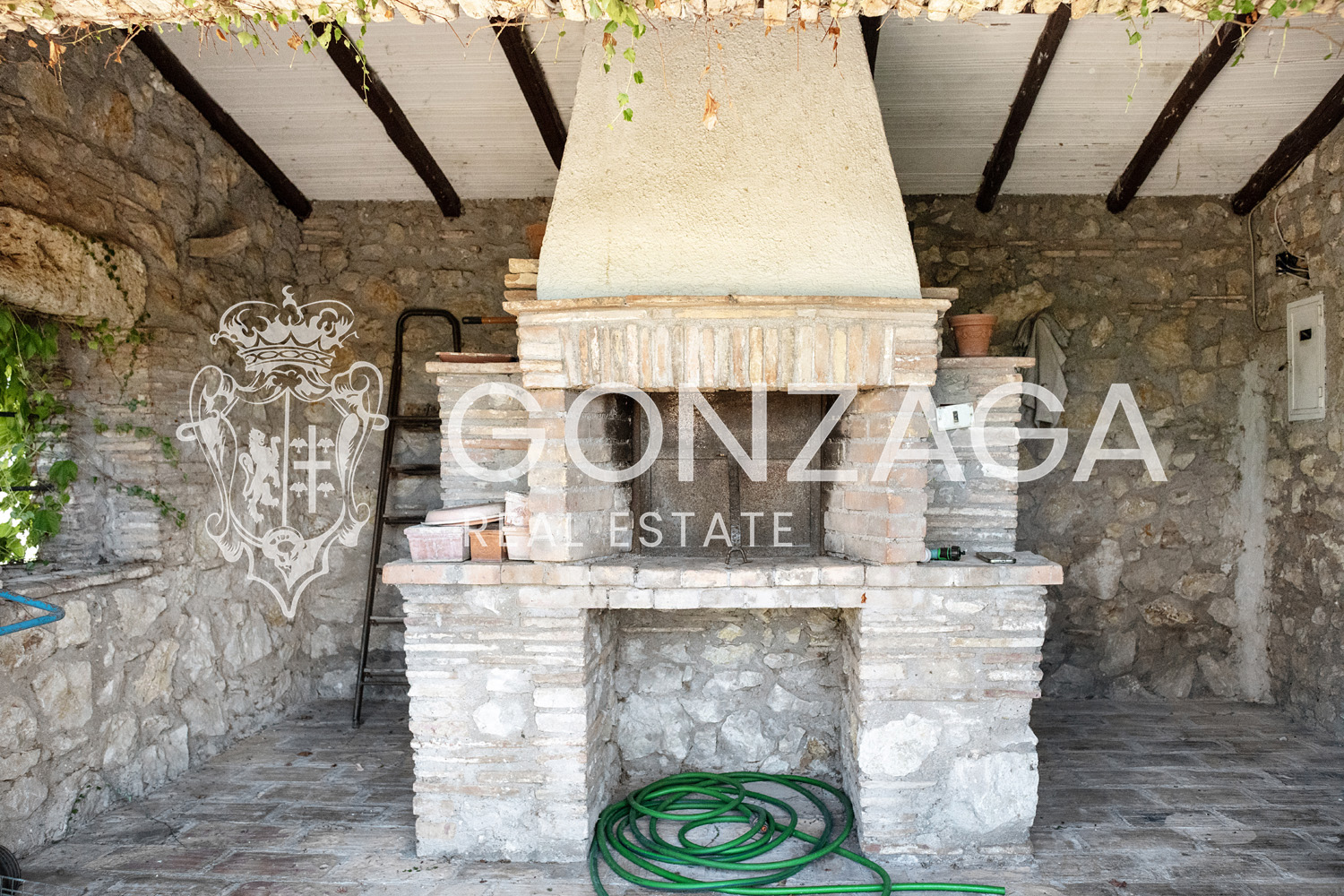 Country House Among Vineyards and Olive Trees in the Narni Countryside